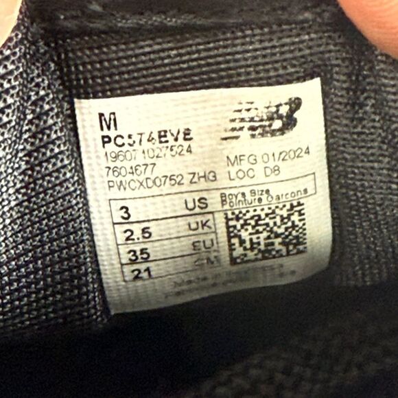 New Balance Classic 574 Little Boy Sz 3M Triple Black Low Top Lace Up Sneakers - Picture 6 of 11